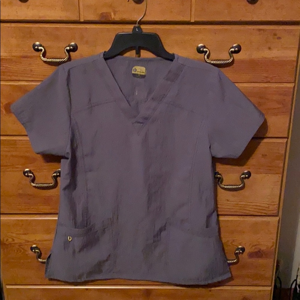 Scrub top size M